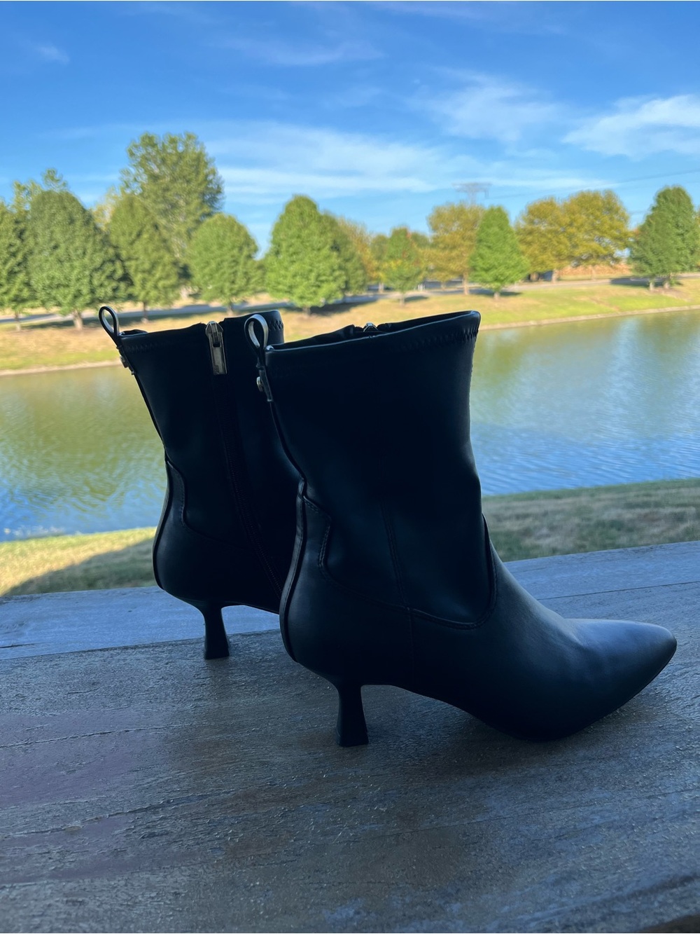 Jones New York Black Pointed Toe Kitten Heel Ankle Boots